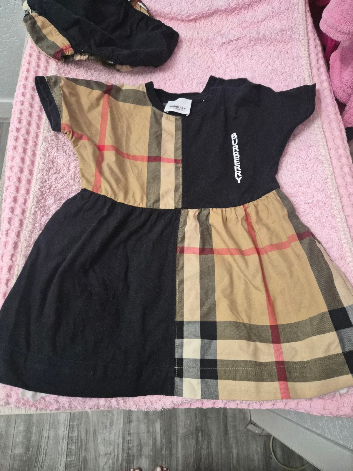 Burberry jurkje met broekje - 18 maanden, Meisje, Jurkje of Rokje, Ophalen of Verzenden, Zo goed als nieuw
