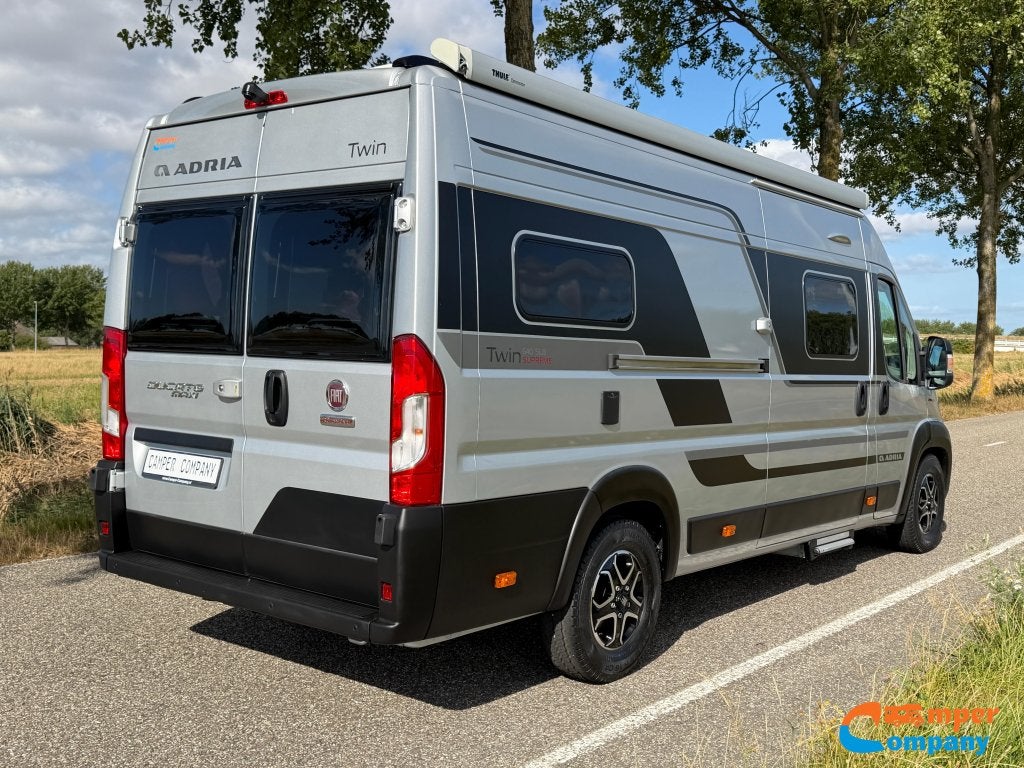 Adria Twin Supreme 640 SLB | Lengte bedden | Vol opties, Caravans en Kamperen, Fiat, 6 tot 7 meter, Bedrijf, Tot en met 3