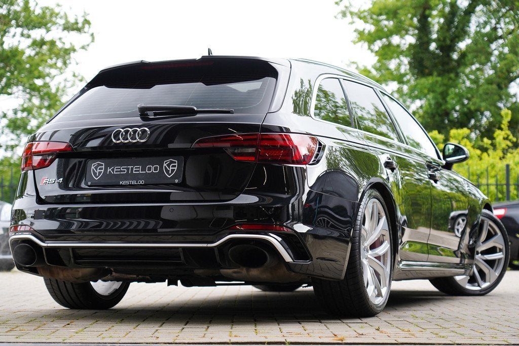 Audi RS4 Avant 2.9 TFSI RS 4 quattro MATRIX/PANO/RS-SPORTUIT, Auto's, Audi, Automaat, Gebruikt, Vierwielaandrijving, 450 pk