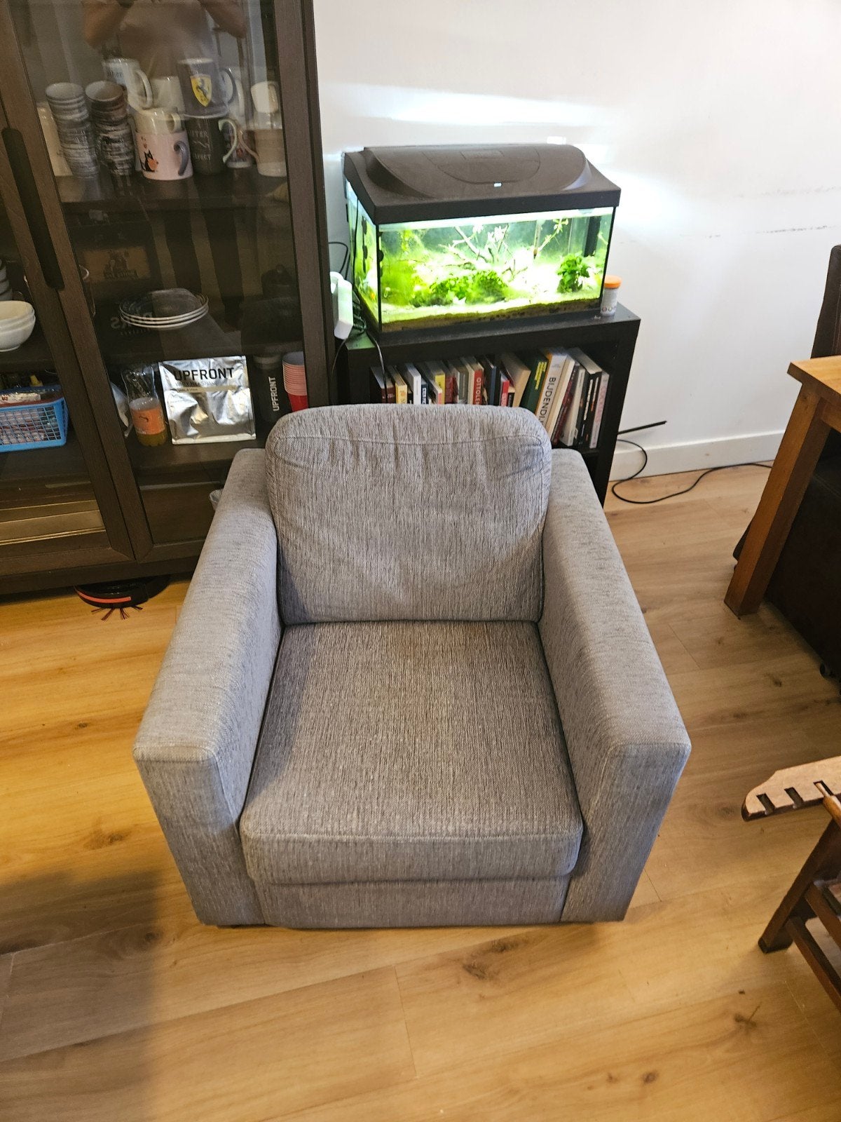 Comfortabele grijze fauteuil, Huis en Inrichting, Ophalen, Zo goed als nieuw, Eén, Modern