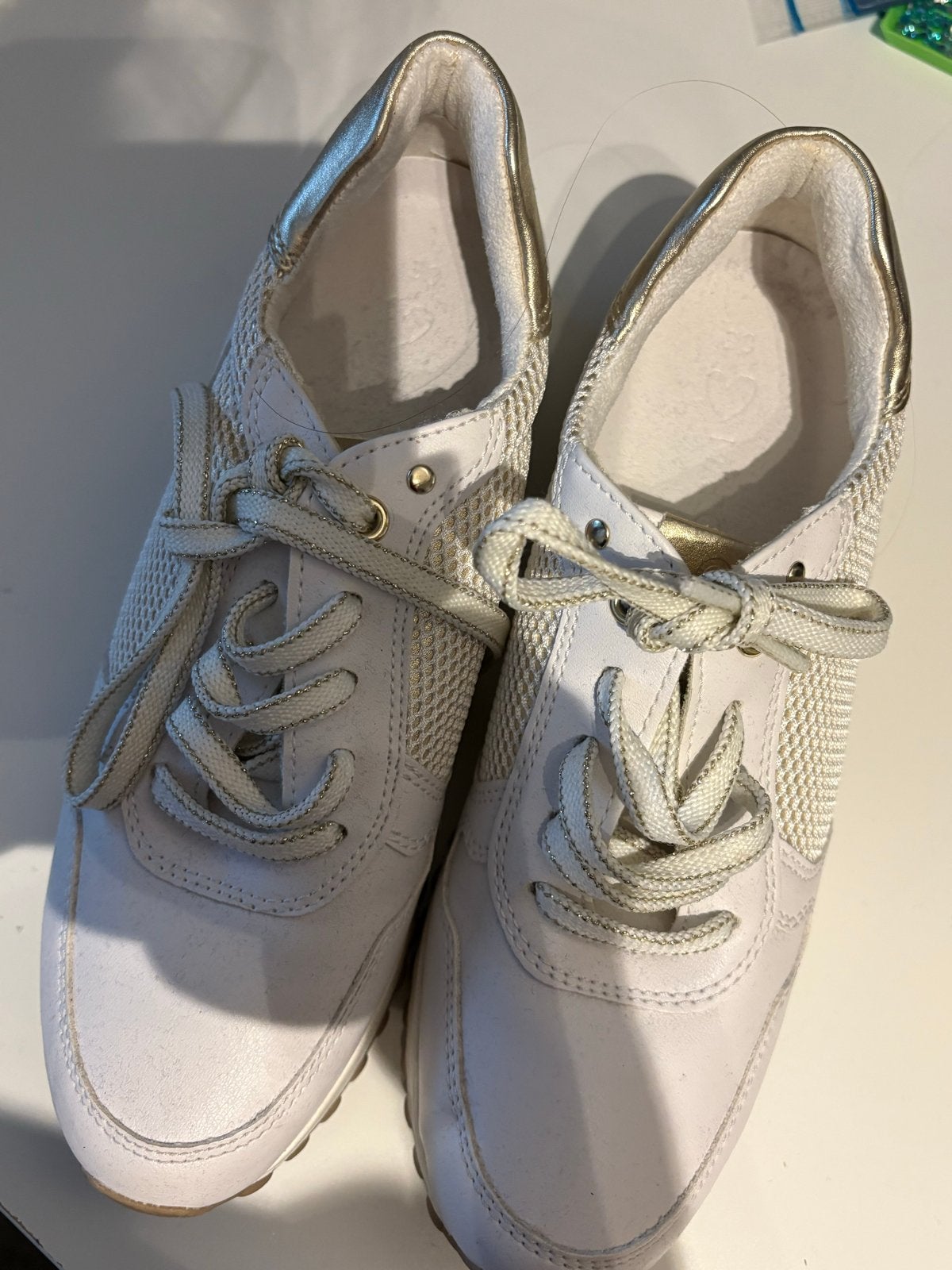 Nieuwe Marco Tozzi Sneakers met uitneembare binnenzool, Kleding | Dames, Schoenen, Wit, Nieuw, Ophalen of Verzenden, Sneakers of Gympen
