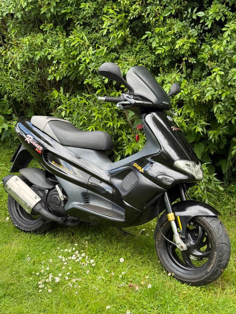 Gilera runner 180cc M08 SD zwart, Motoren, Tuning en Styling, Ophalen of Verzenden