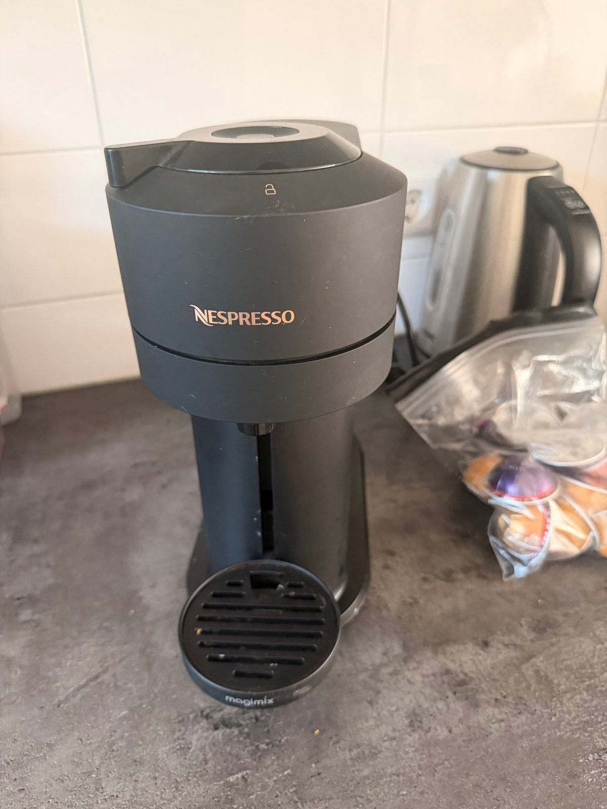 Nespresso Vertuo Next Koffiemachine met capsules, Ophalen, Koffiemachine, Zo goed als nieuw, 1 kopje