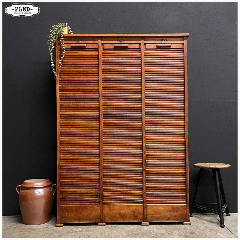 Grote driedeurs roldeurkast Kast Boekenkast Archiefkast, Ophalen, 100 tot 150 cm, Nb, Nb
