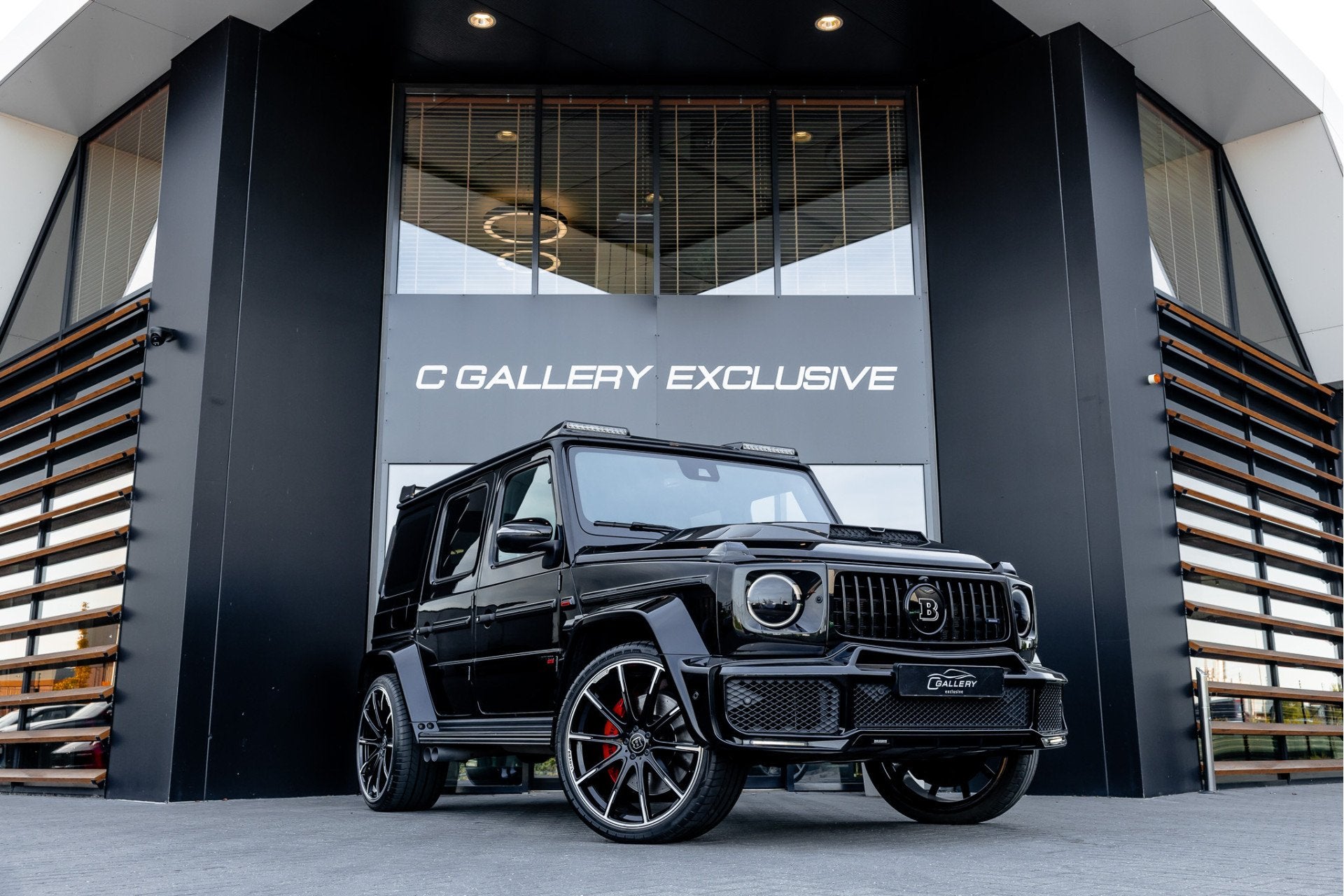 Mercedes-Benz G-Klasse G700 Brabus - Panorama | Burmester 3D, Automaat, G-Klasse, Zwart, Leder
