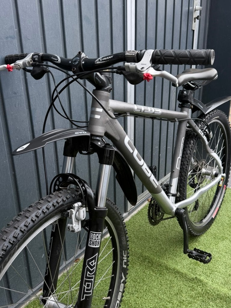 Foto 5 van Cube LTD 3 - 26 inch - Mountainbike Kinderfiets MTB 🩶🤍