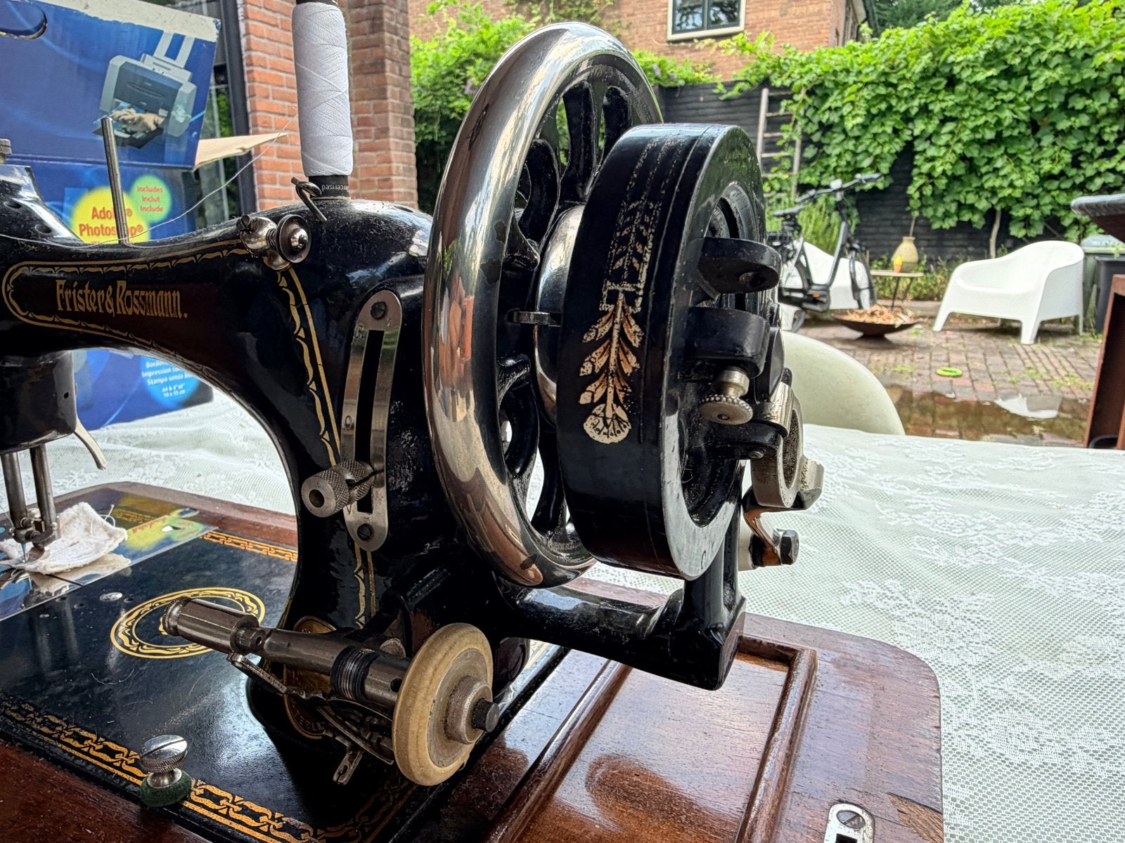 Antieke Frister & Rossmann Naaimachine met Houten Koffer, Ophalen