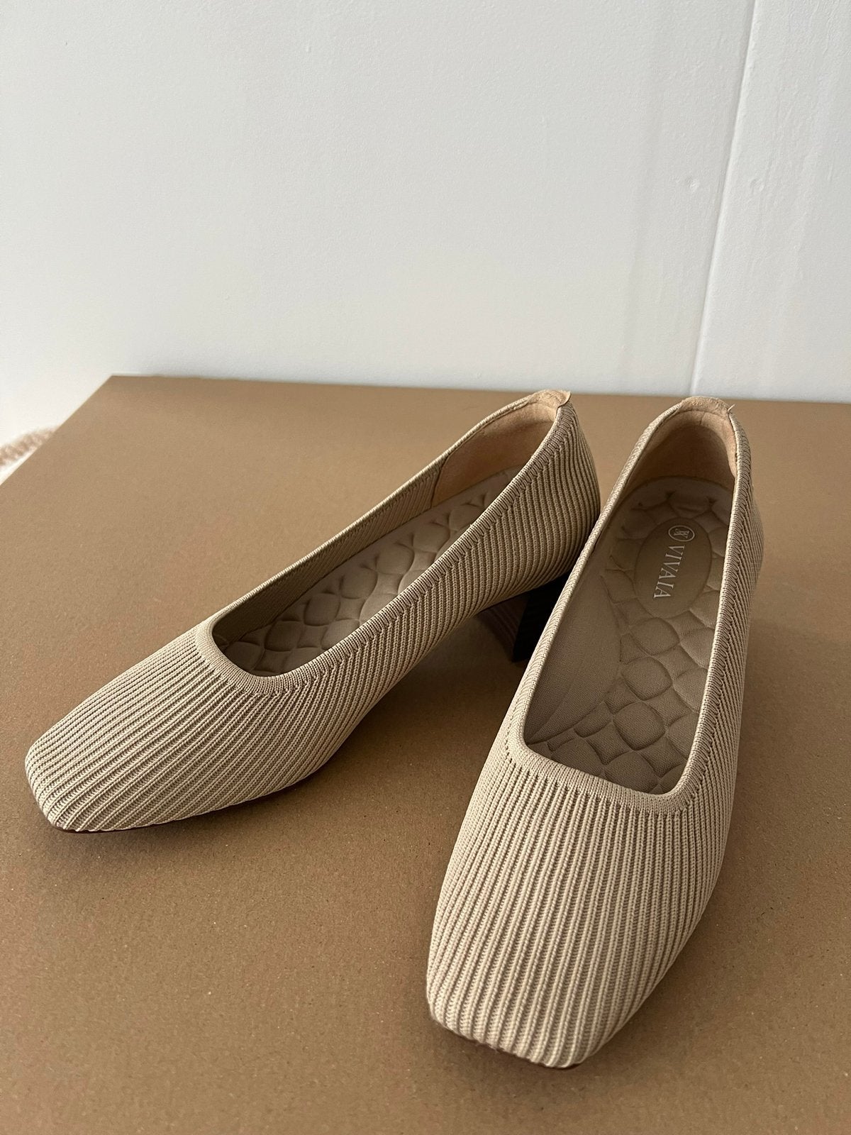 VIVAIA new Melody pro maat 38.5 – Almond, super comfy pumps, Ophalen of Verzenden, Zo goed als nieuw, Beige, Schoenen met lage hakken