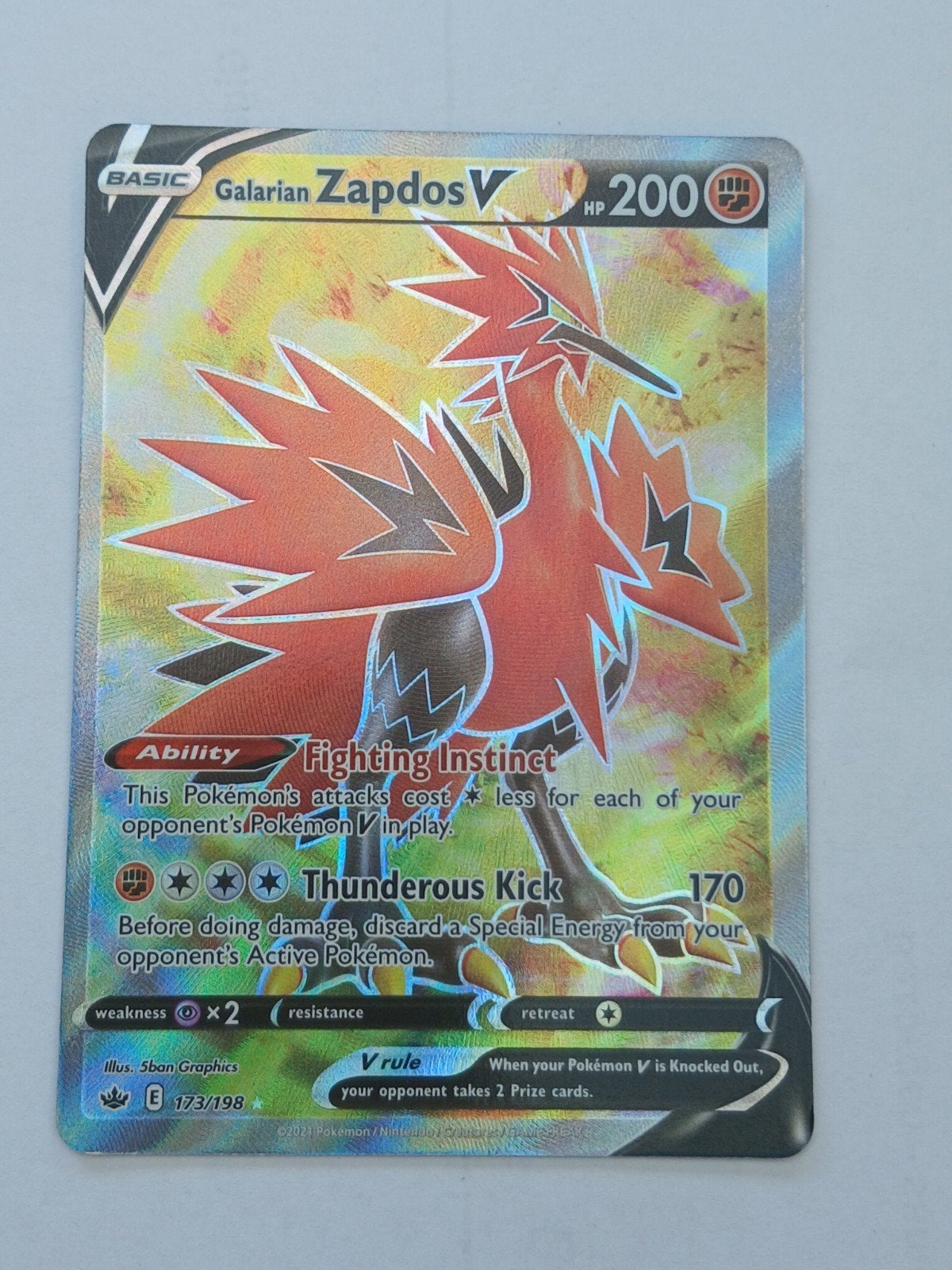 Pokémon TCG: Galarian Zapdos V (Full Art) - Chilling Reign, Hobby en Vrije tijd, Verzamelkaartspellen | Pokémon, Ophalen of Verzenden