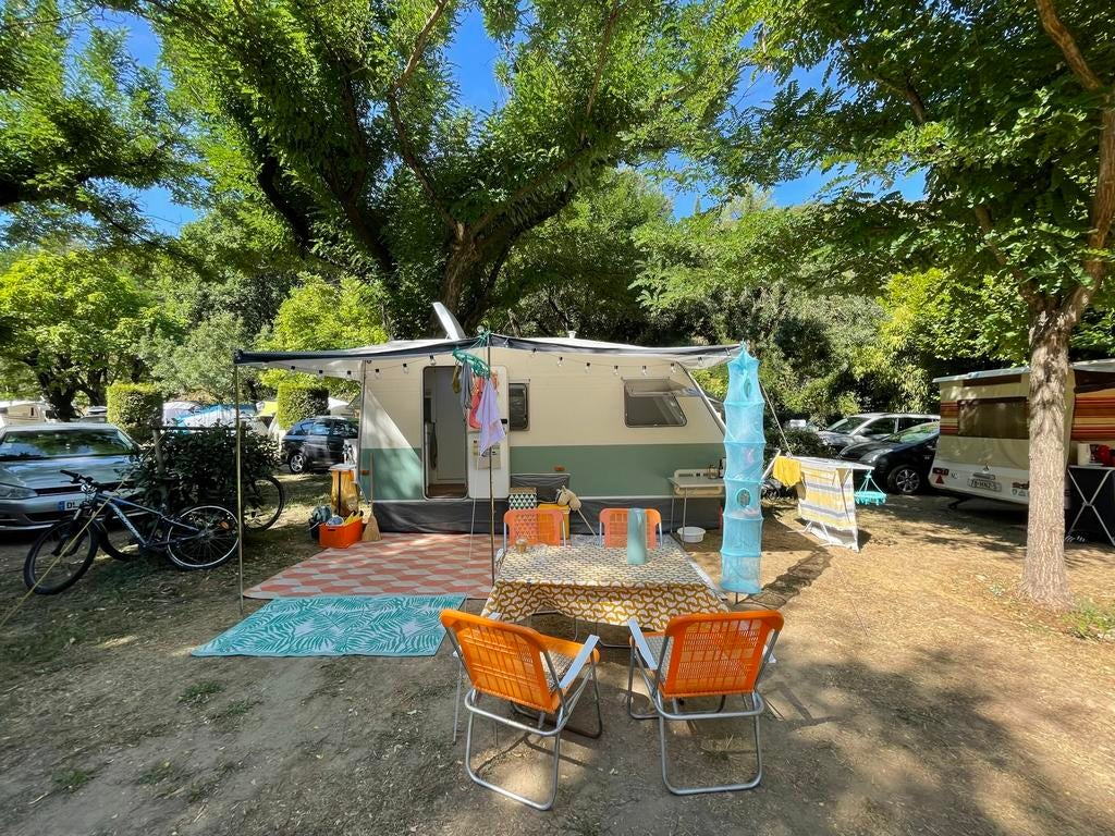Prachtig, moderne caravan te huur
