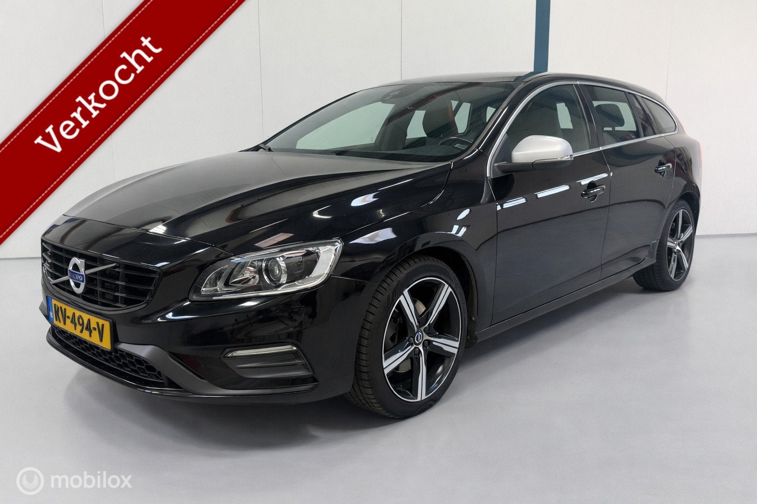 Volvo V60 2.0 T4 Sport AUTOMAAT / NL-AUTO / NAVI, Gebruikt, Euro 6, 1969 cc, Zwart