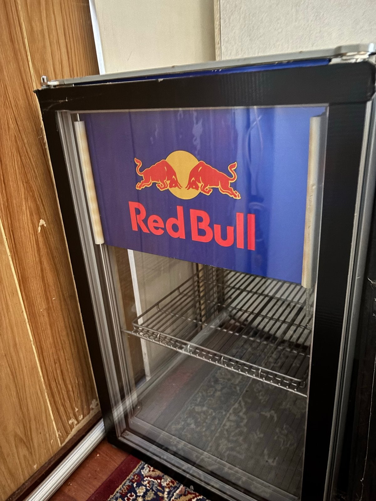Red Bull mini koelkast - Perfect voor drankjes, 75 tot 100 liter, 45 tot 60 cm, Ophalen, 85 tot 120 cm