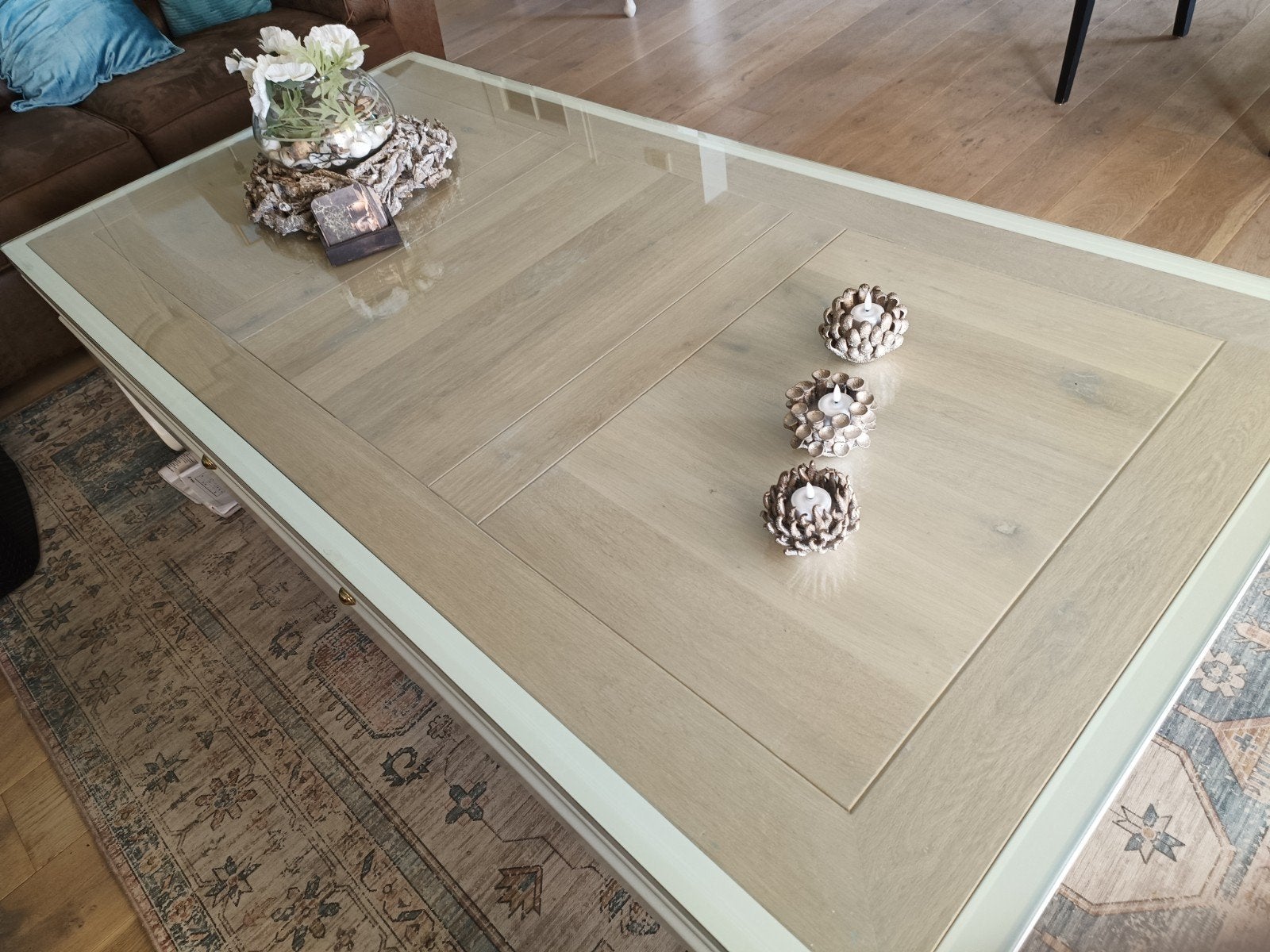 Foto 3 van grote opiumtafel 200x100. kleur wit met naturelblad.i