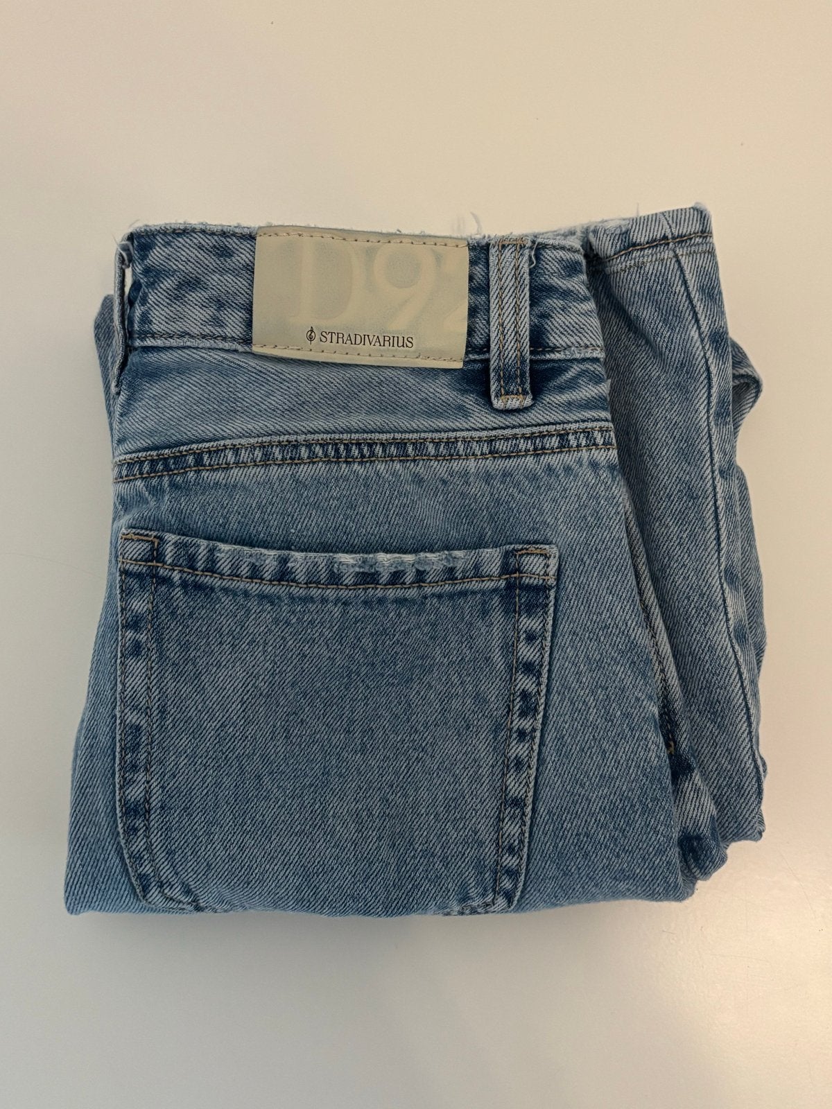 Stradivarius jeans maat 34, Ophalen of Verzenden, Zo goed als nieuw, Blauw, W27 (confectie 34) of kleiner