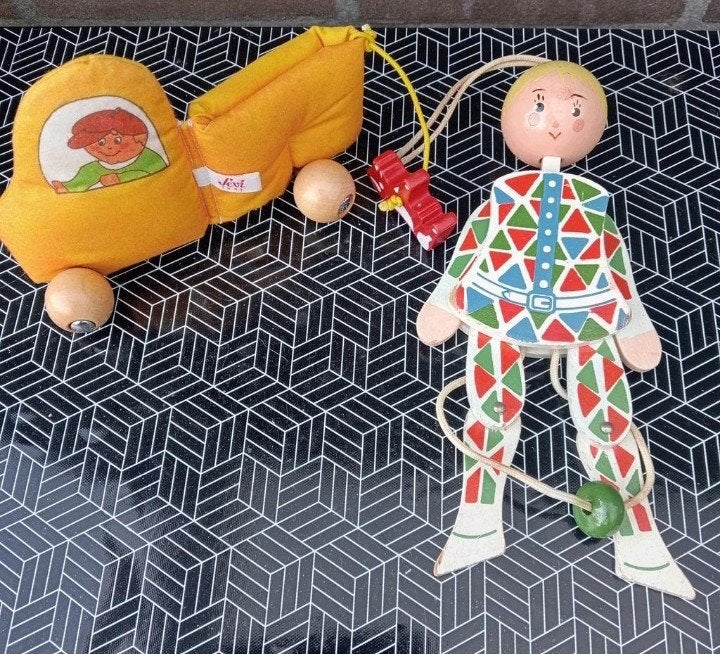 Vintage houten trekpop en stoffen trekauto Levi Italy la2, Ophalen