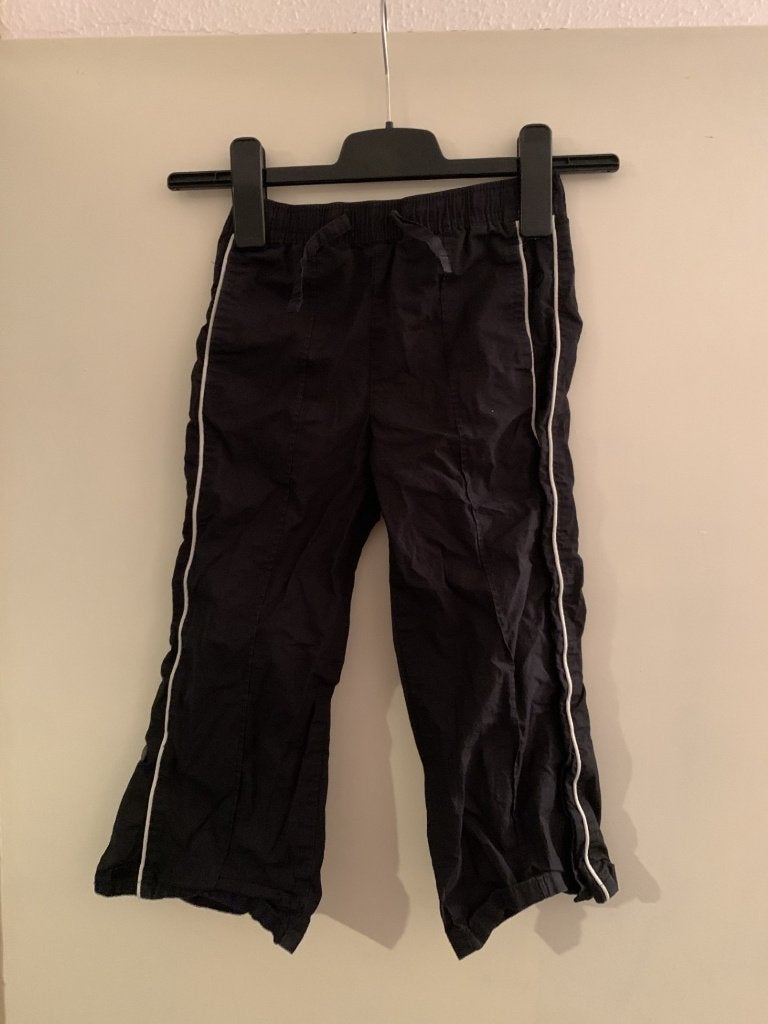 Zwarte broekje van de Primark. Maat 110, Kinderen en Baby's, Kinderkleding | Maat 110, Broek, Meisje, Ophalen of Verzenden, Zo goed als nieuw