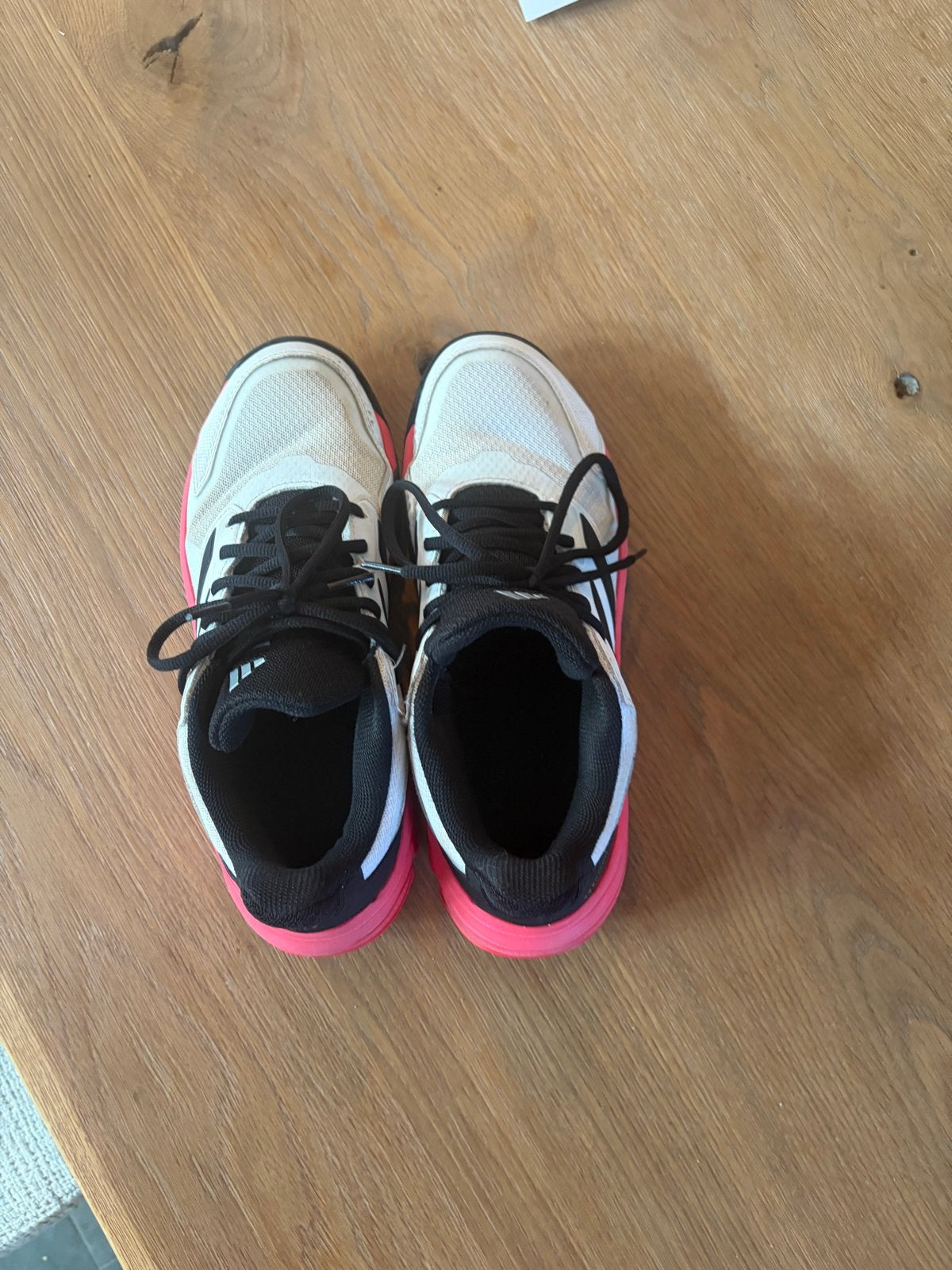 Dames tennis / padelschoenen maat 40 - weinig gebruikt, Ophalen of Verzenden, Zo goed als nieuw, Padelschoenen