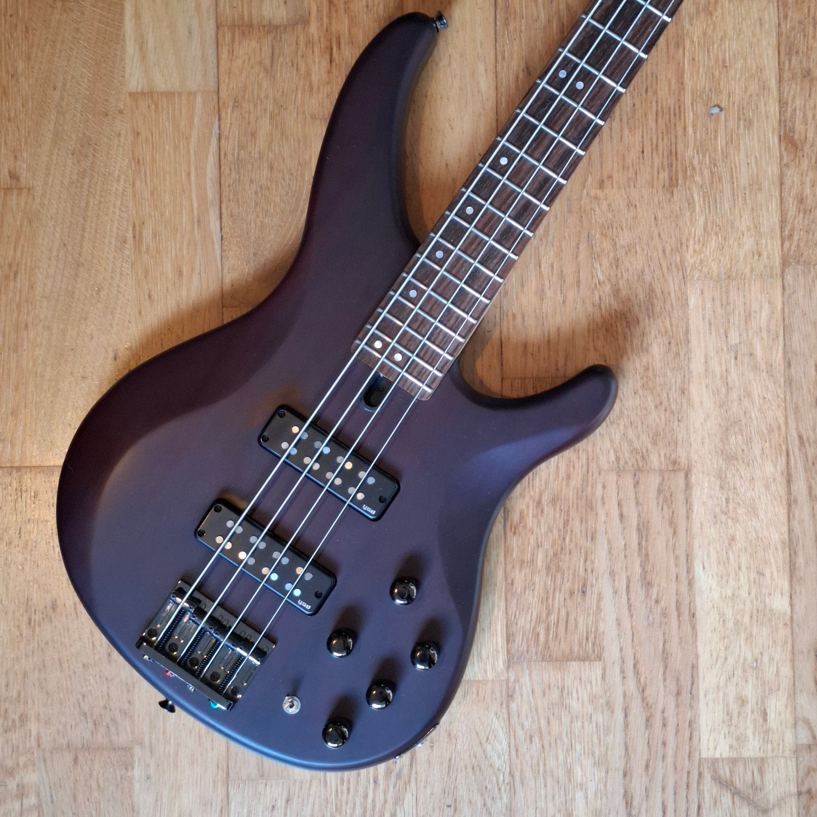 Yamaha TRBX504 Translucent Black basgitaar, Muziek en Instrumenten, Ophalen, Gebruikt, Elektrisch