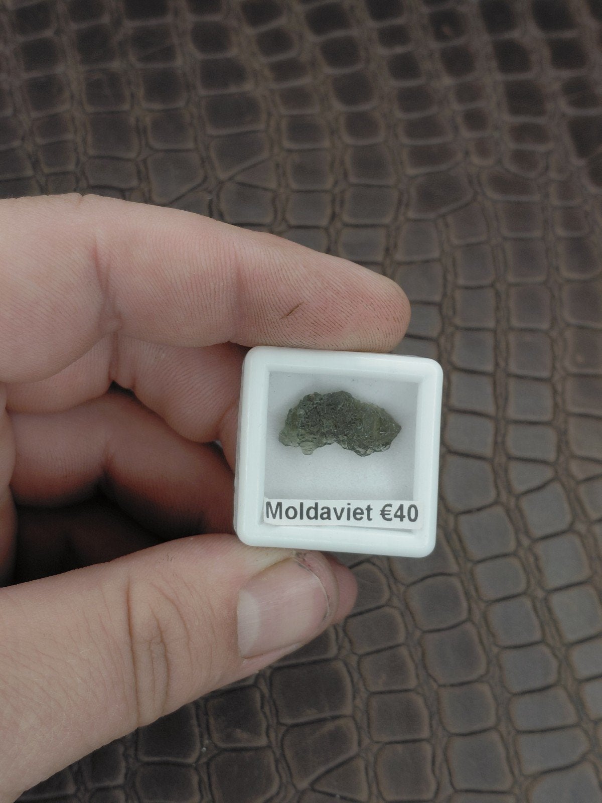 Prachtig stukje natuurlijke moldaviet €40, Verzenden