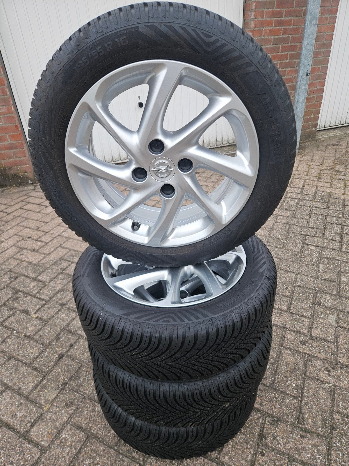 Orginele Opel Corsa F wielen, all-season banden. 16", Auto-onderdelen, Banden en Velgen, Ophalen, 16 inch, Nieuw, All Season
