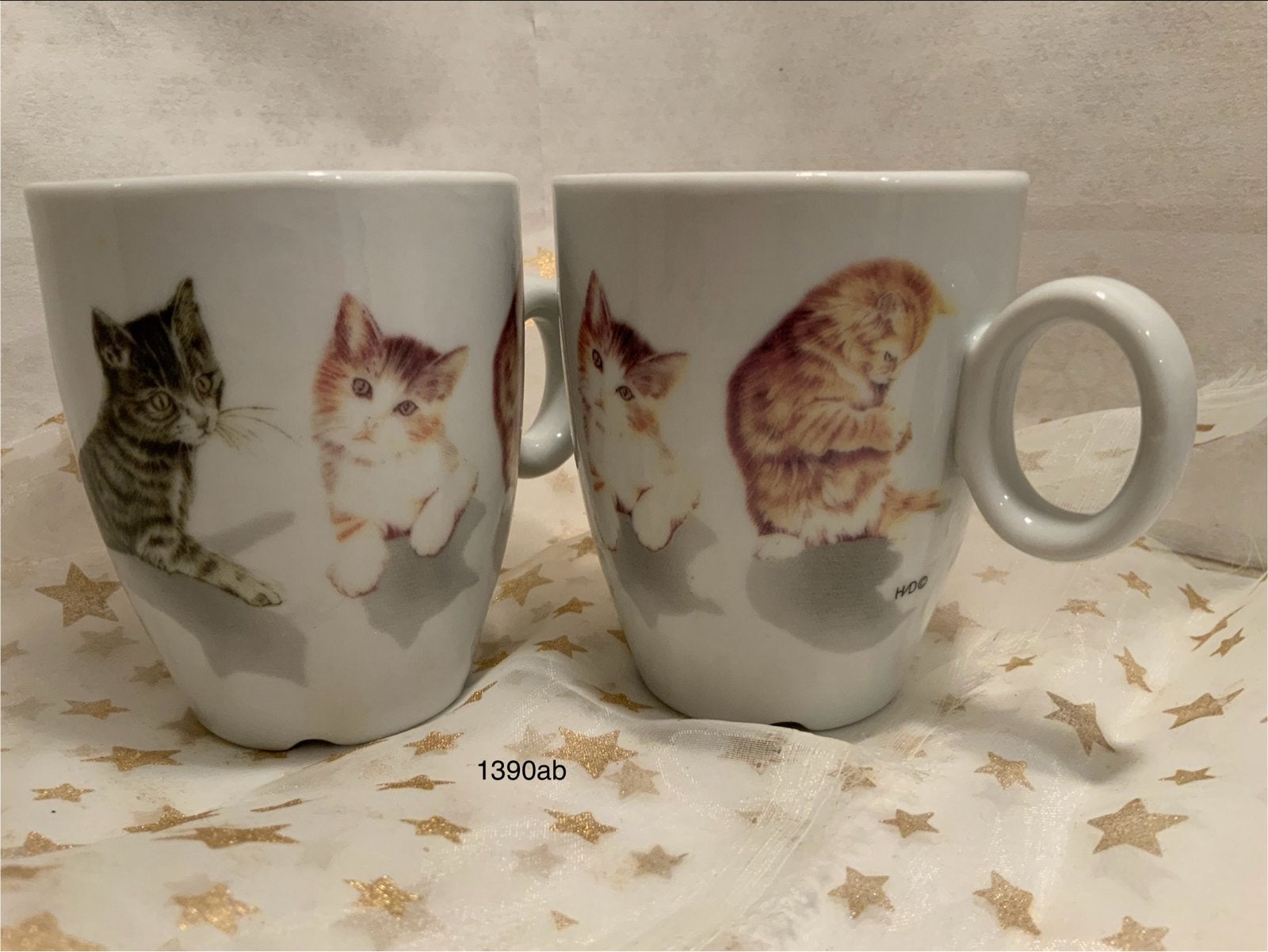 2 Leuke Katten Mokken van L. Dake en Zn, Amsterdam - 8.5cm, Gebruikt, Overige merken, Keramiek, Overige stijlen