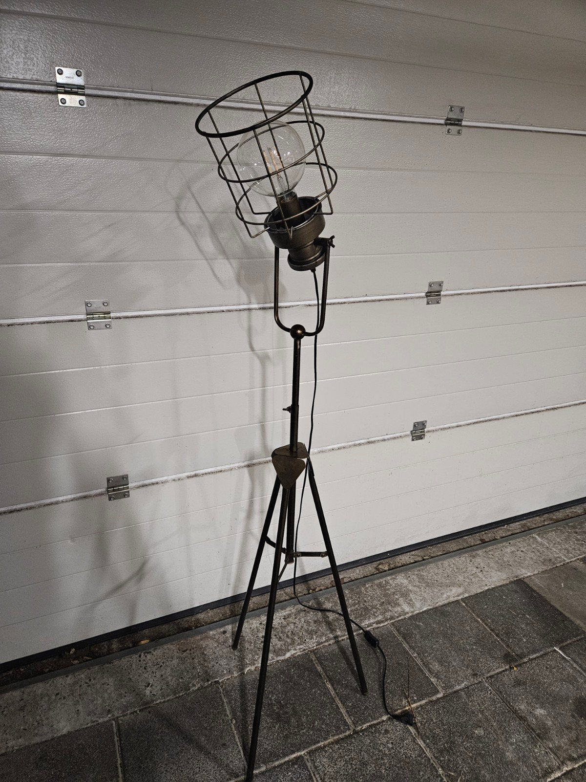 Industriële Vloerlamp met Kooi en E27 Fitting, Ophalen, E27 (groot), Zo goed als nieuw, 150 tot 200 cm