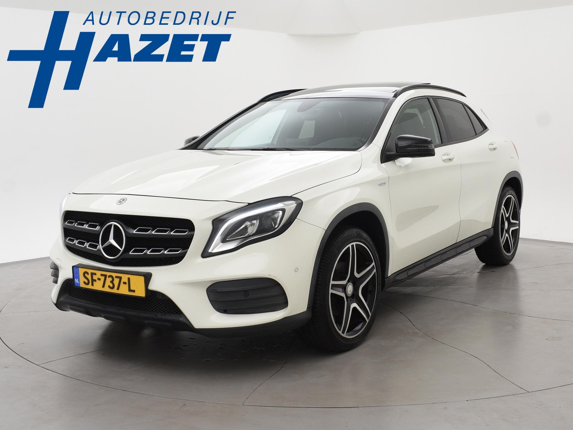 Mercedes-Benz GLA-klasse 200 AUT. AMG LINE + PANORAMA SCHUIF, Auto's, Gebruikt, 715 kg, Leder en Stof, Wit