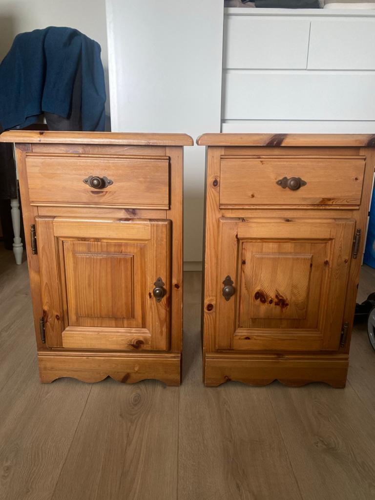 Twee antieke houten nachtkastjes, Ophalen, Gebruikt, Minder dan 45 cm, 55 tot 70 cm