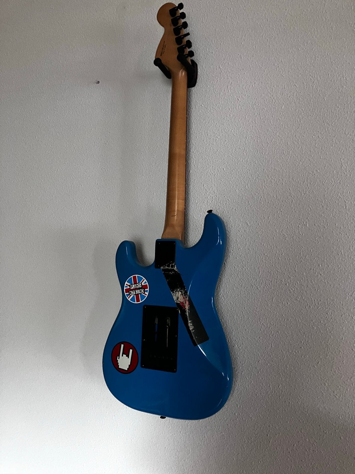 Foto 5 van Elektrische gitaar (Squier Stratocaster) met Marshall verste