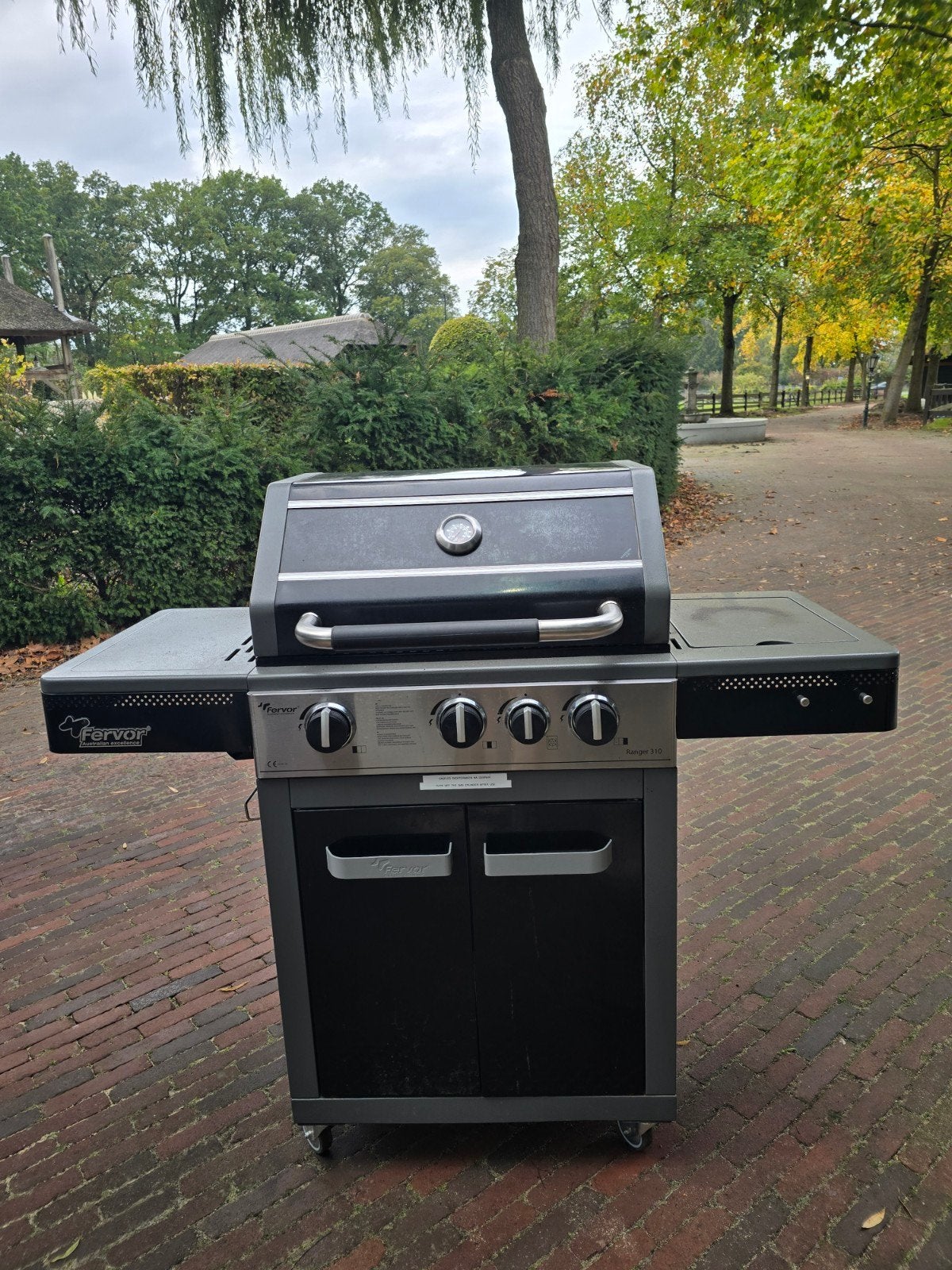 Fervor gasbarbecue met 3 branders en zijbrander