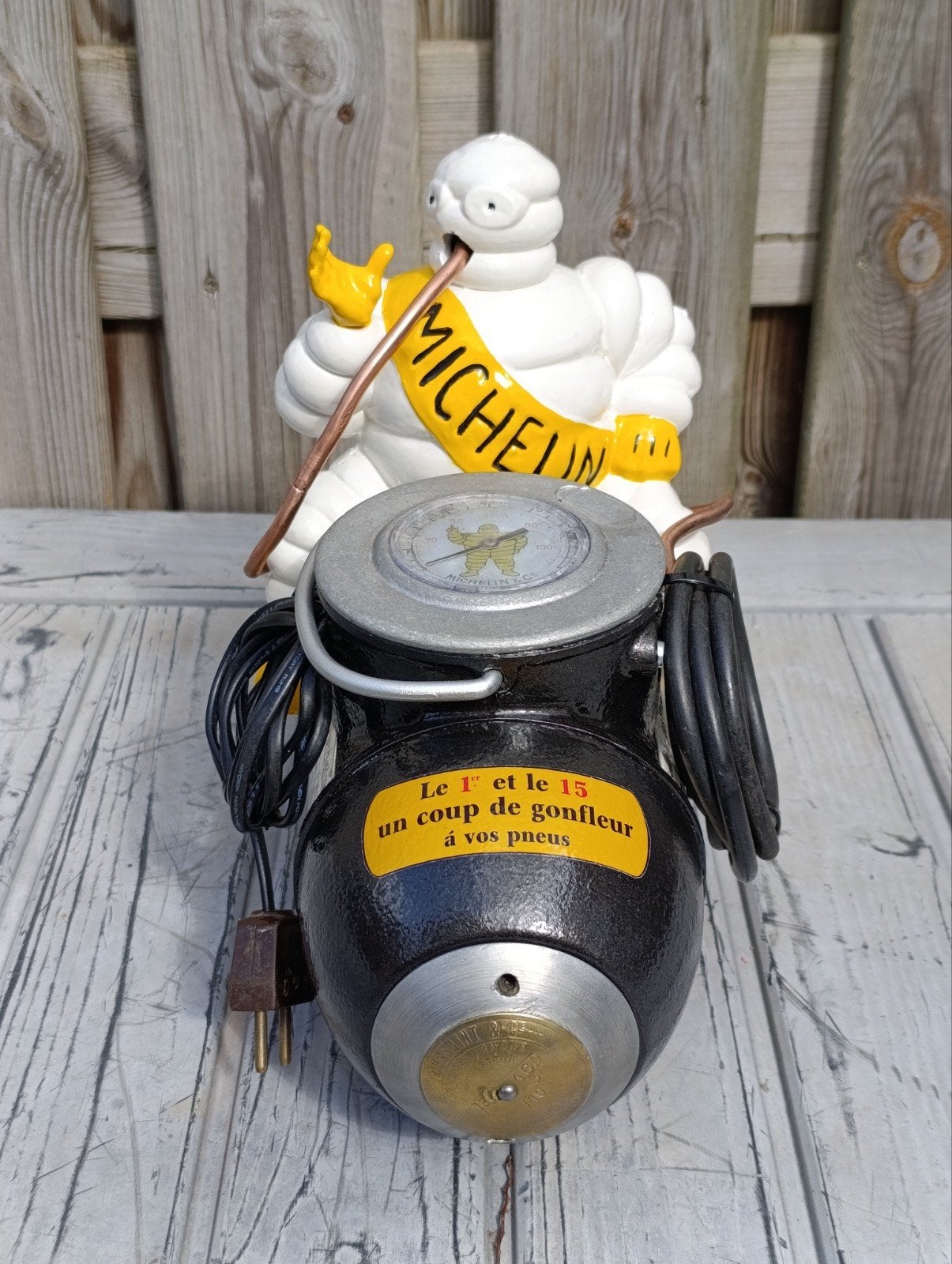 Antieke Franse jaren 20 Michelin banden compressor decoratie, Ophalen of Verzenden, Gebruikt