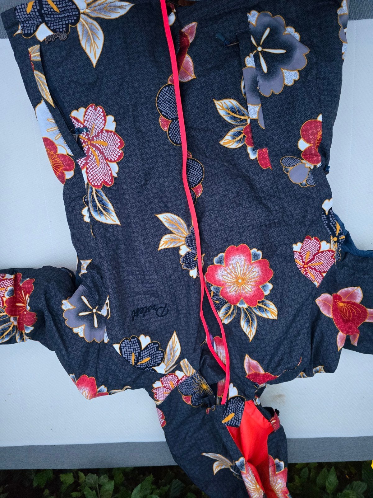 Protest ski-jas met bloemenprint, maat 38/40 (M), Kleding | Dames, Wintersportkleding, Maat 38/40 (M), Ophalen of Verzenden, Zo goed als nieuw