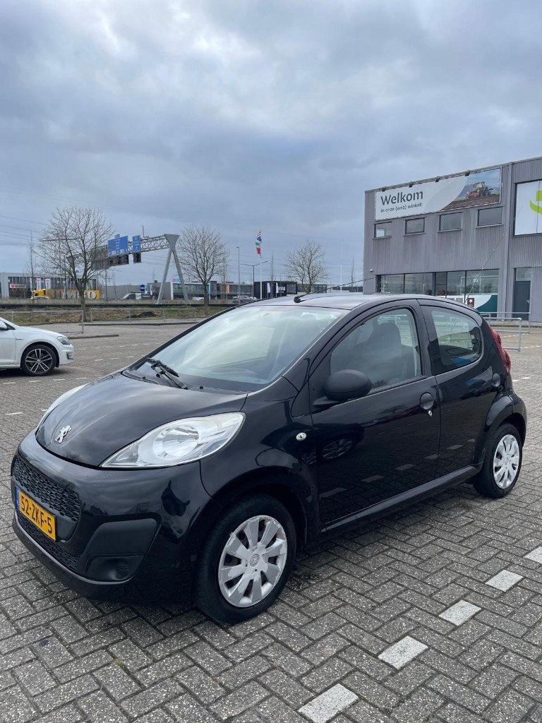 Peugeot 107 1.0 12V 5DR 2012 Zwart, Auto's, Voorwielaandrijving, 4 stoelen, Origineel Nederlands, Handgeschakeld