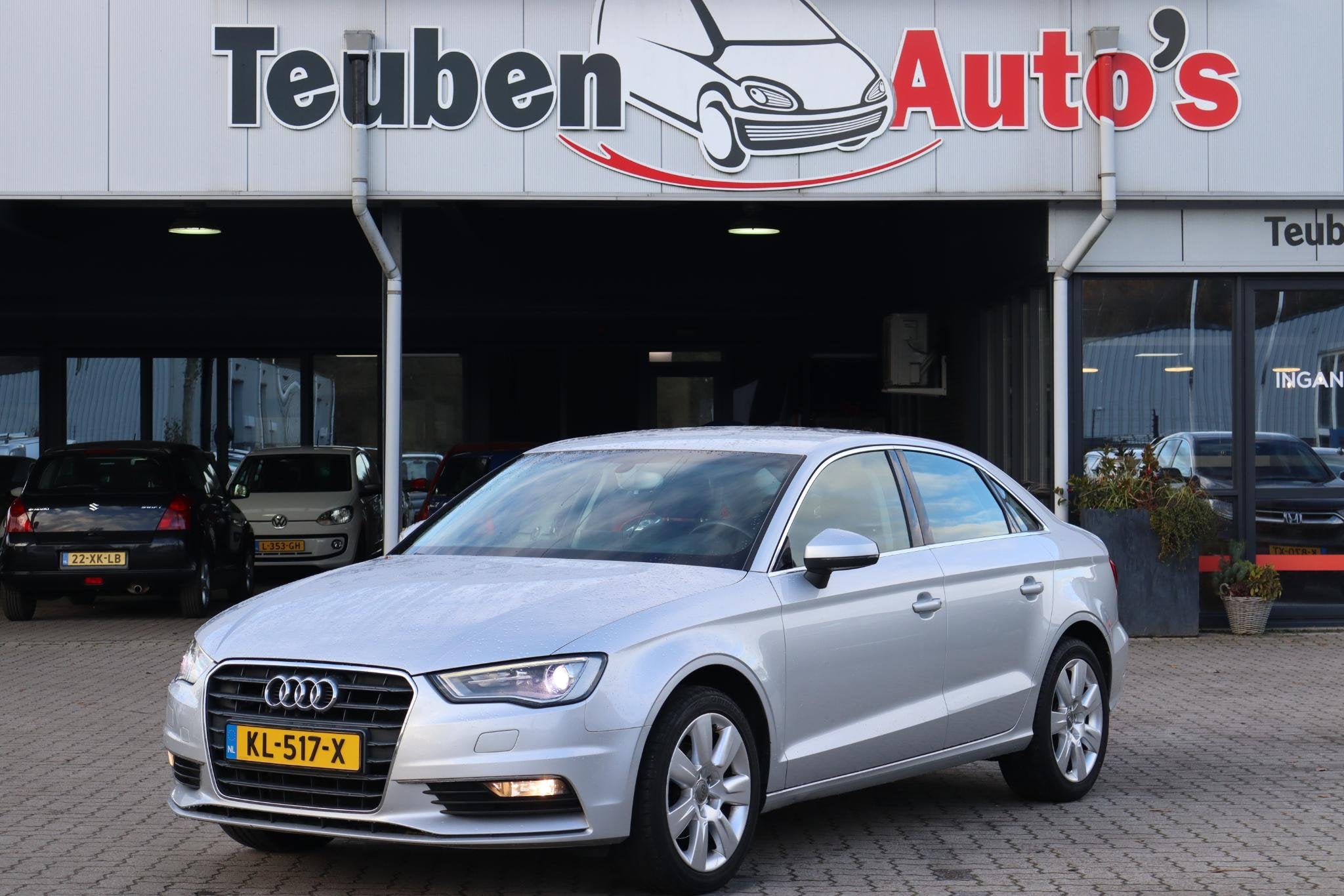 Audi A3 Limousine 1.4 TFSI Ambiente Pro Line Apple Carplay,, Gebruikt, 4 cilinders, 1210 kg, 650 kg