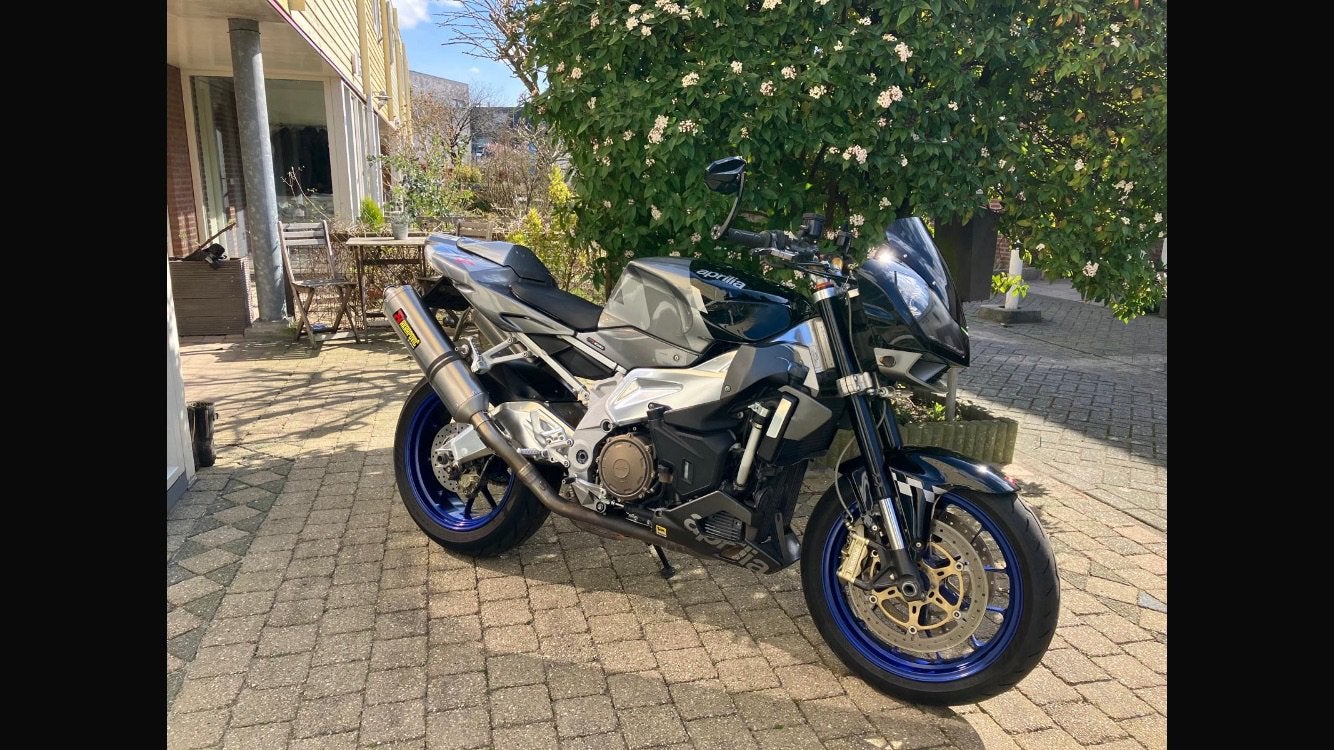 In Perfecte staat verkerende Tuono uit 2009, Motoren, Motoren | Aprilia, Particulier, Naked bike, meer dan 35 kW, 2 cilinders