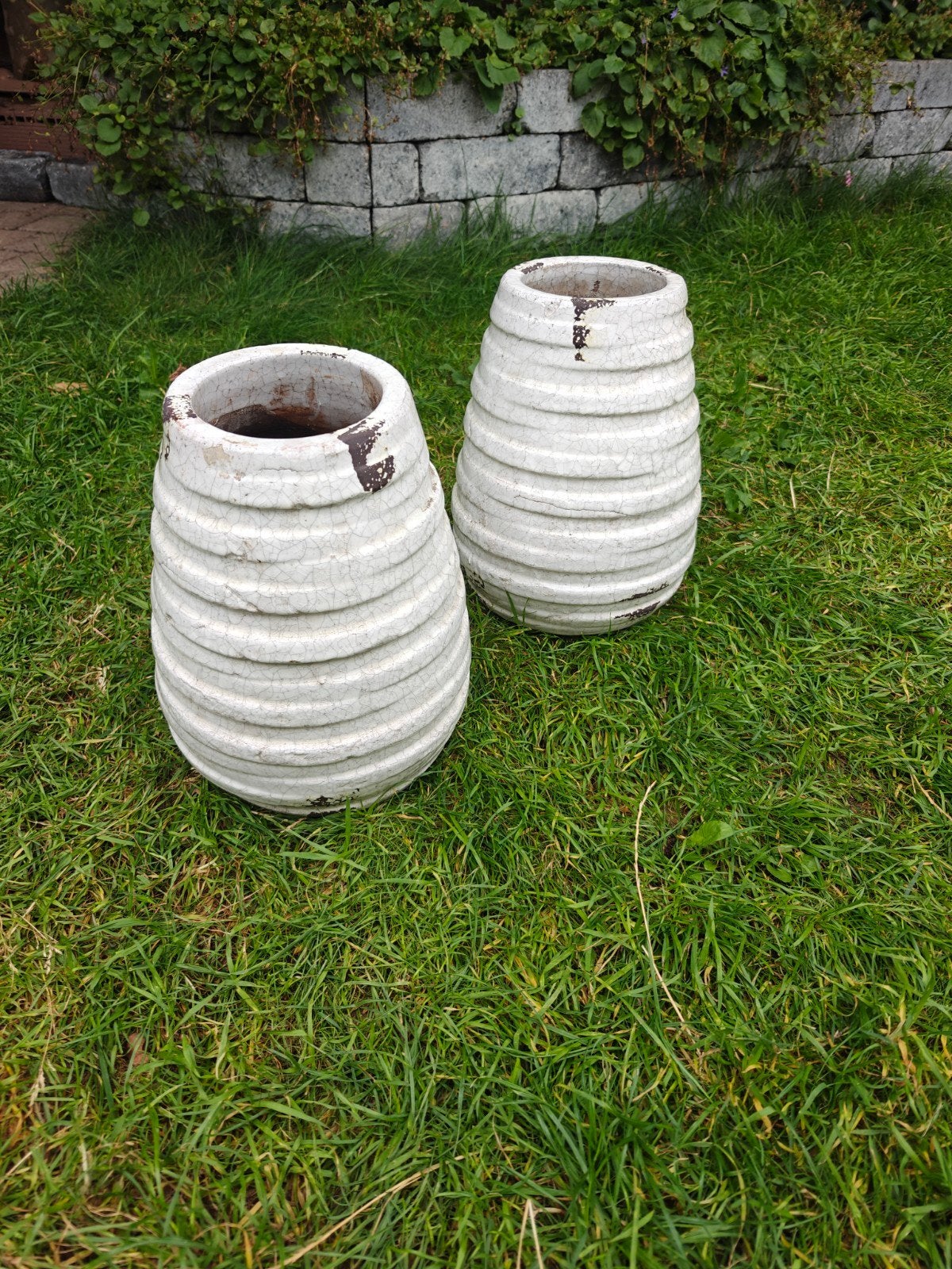Set van 2 bloempotten, Huis en Inrichting, Woonaccessoires | Vazen, Wit, Zo goed als nieuw, Steen/keramiek, Ophalen