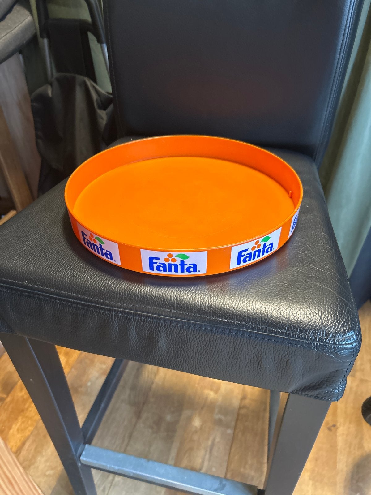Fanta dienblad - Oranje rond dienblad, Kunststof, Ophalen of Verzenden, Zo goed als nieuw, Oranje