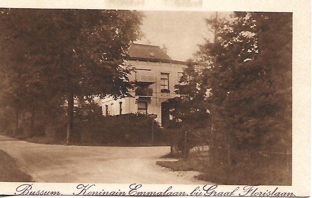 Bussum- -Koningin Emmalaan bij Graaf Florislaan., Verzenden, 1940 tot 1960, Ongelopen, Noord-Holland