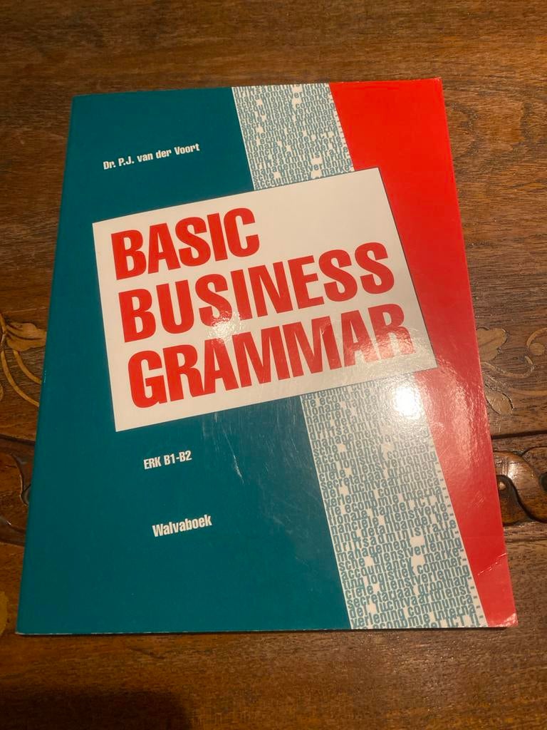 Basic Business Grammar - Dr. P.J. van der Voort, Ophalen of Verzenden, Gamma, Gelezen, MBO