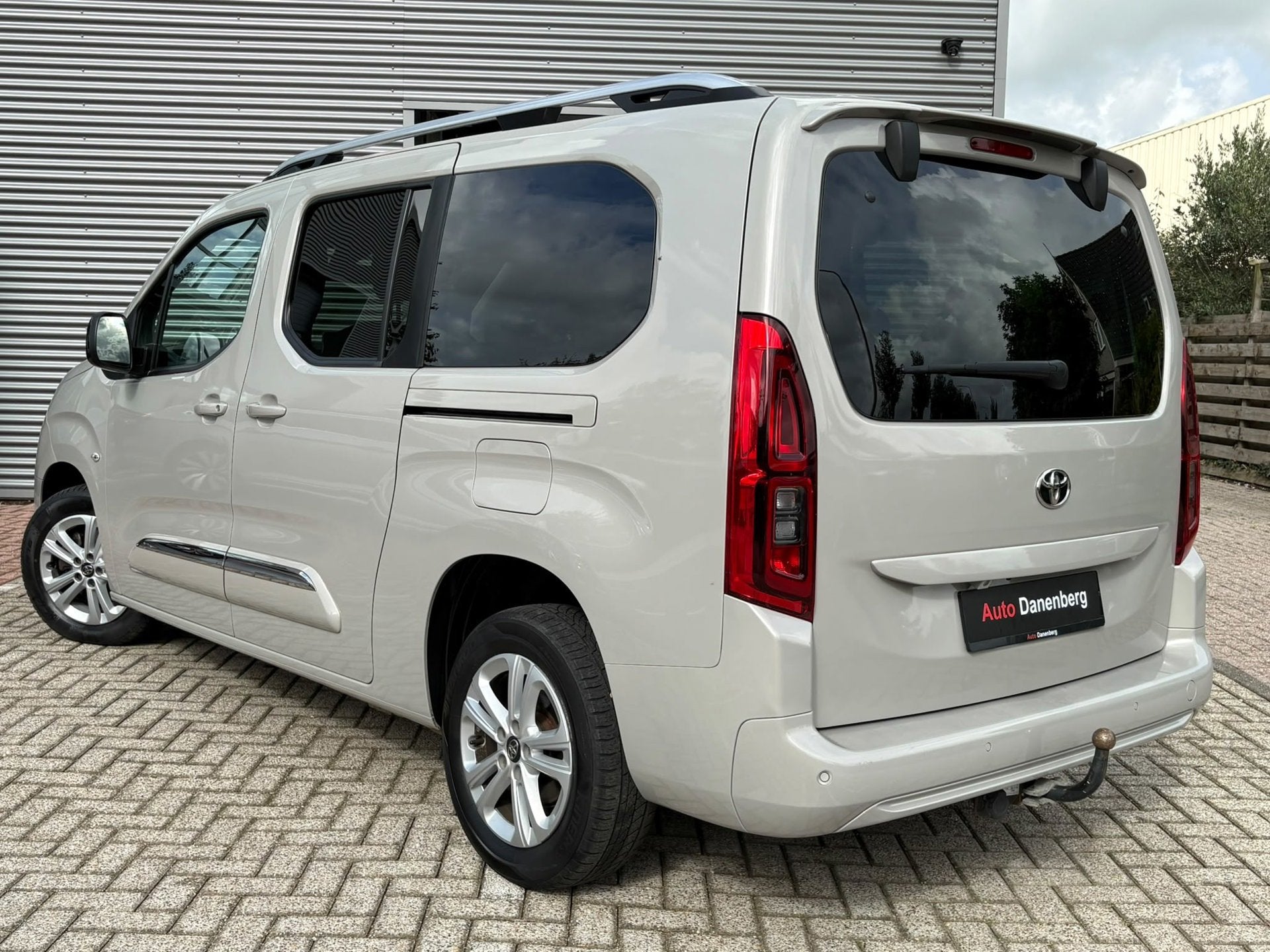 Toyota Proace City Verso L2 Executive 1.2 Turbo 7 PERSOONS A, Dealer onderhouden, Stof, Zwart, 7 stoelen