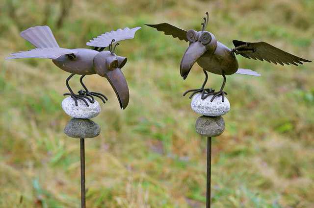 Mooie Tuinsteker, tuinprikker Vogel, Raaf op steen, bruin, Ophalen of Verzenden, Nieuw, Metaal, Dierenbeeld