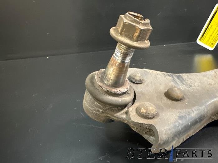 Draagarm links-voor van een Mercedes Vito, Gebruikt, -, Ophalen of Verzenden, -