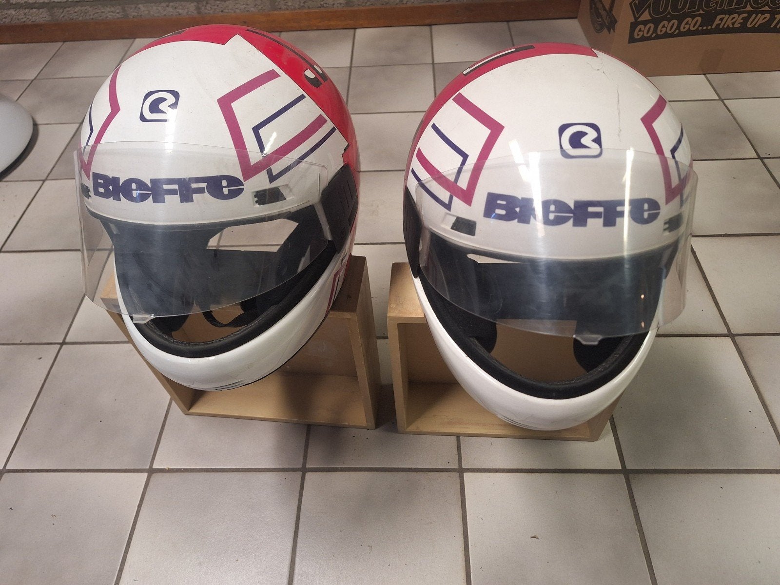 2x helm, Motoren, Ophalen, Tweedehands, Overige merken