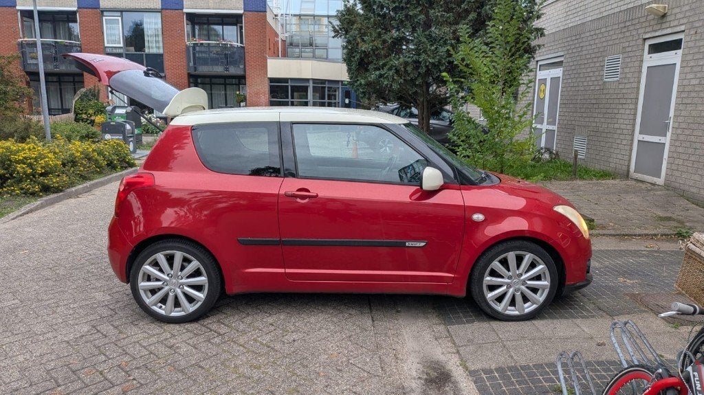 Suzuki Swift 1.6 3D Sport 2008 Rood, Auto's, Voorwielaandrijving, 125 pk, 40 €/maand, 4 cilinders