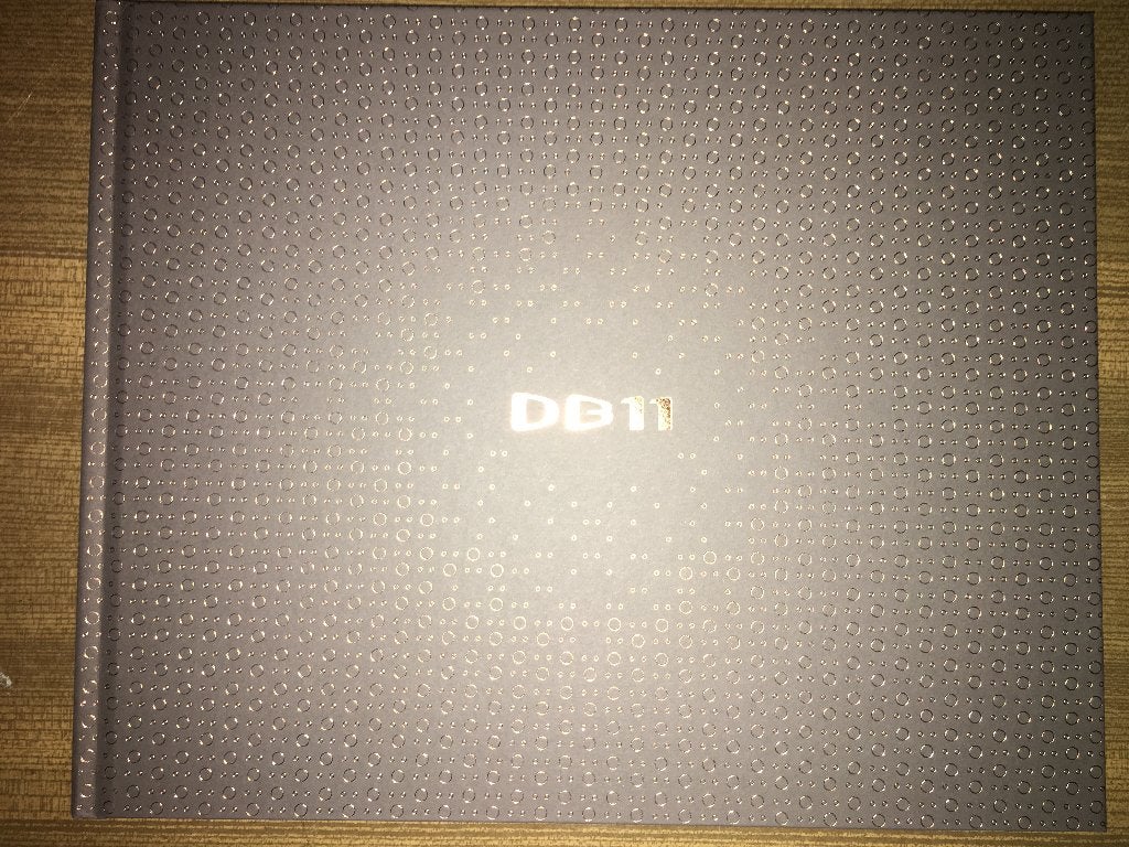 Aston Martin DB11 brochure folder 2019 hardcover - AMR Coupé, Ophalen of Verzenden, Nieuw, Overige merken
