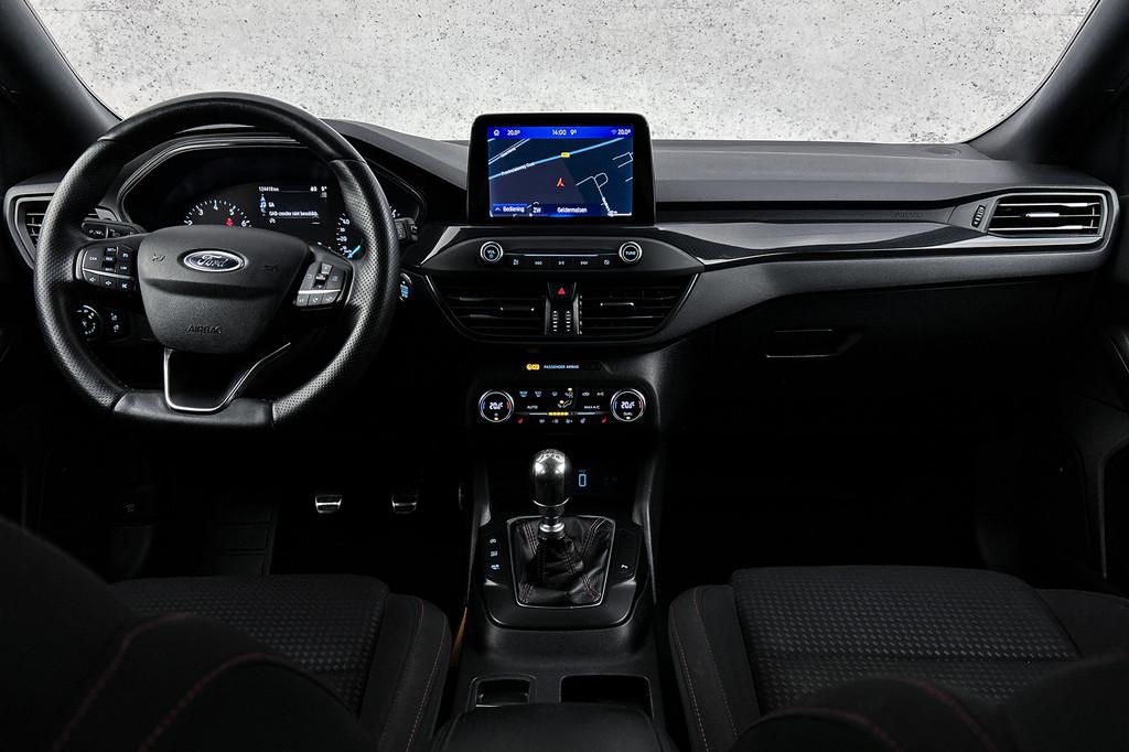 Ford FOCUS Wagon 1.0 EcoBoost ST Line X | Stoelverwarming |, Auto's, Ford, Stof, Gebruikt, Euro 6, 1283 kg