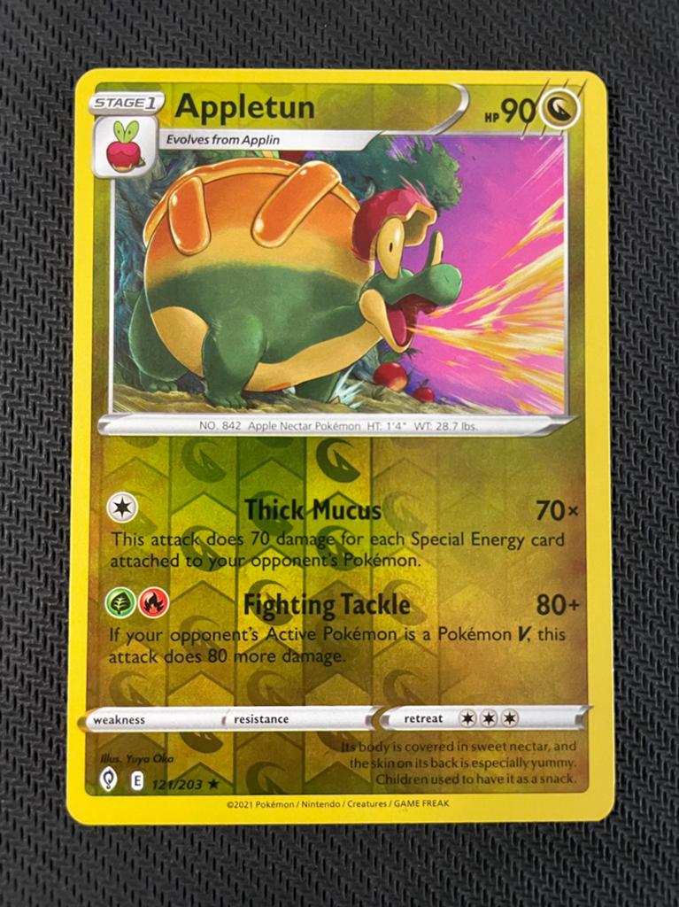 Appletun 121/203 Rare Reverse Holo Evolving Skies Packfresh, Ophalen of Verzenden, Zo goed als nieuw