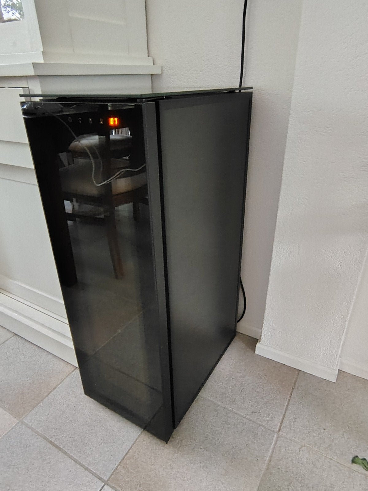 Wijnkoekastje Eurocave tete a tete S013, Minder dan 75 liter, Ophalen, Zonder vriesvak, Minder dan 85 cm