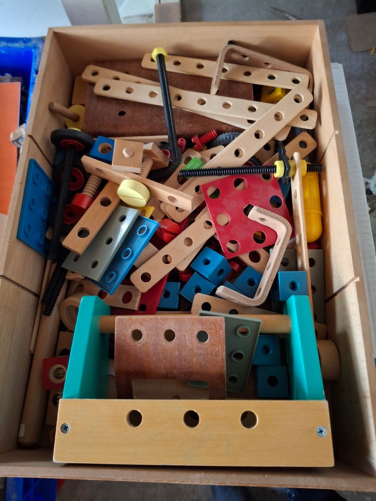 Houten Bouwset in Kist - Educatief Speelgoed, Ophalen of Verzenden, Gebruikt, Knutselen