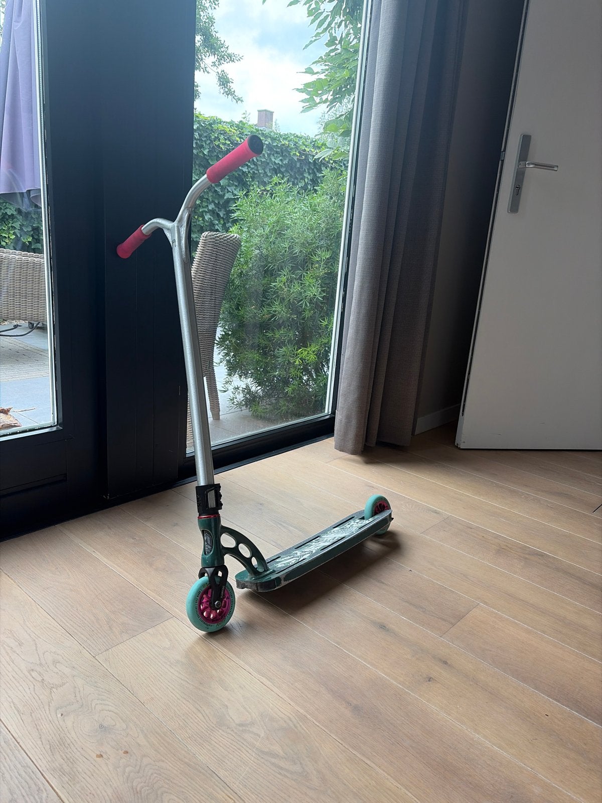 Mooie stuntstep met nieuwe onderdelen, Ophalen, Zo goed als nieuw, Overige typen